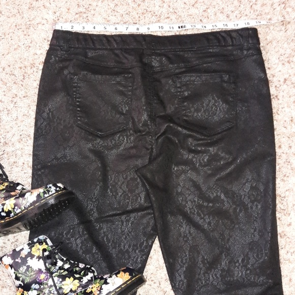 Intro Black Lace Print Skinny Jeans 16 - Picture 4 of 5